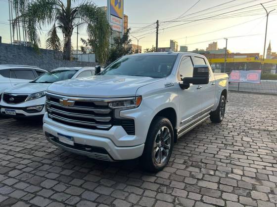 CHEVROLET SILVERADO 5.3 V8 GASOLINA 1500 HIGH COUNTRY 4X4 AUTOMÁTICO